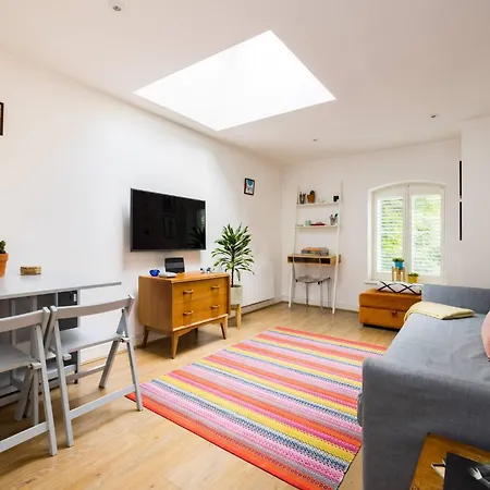 Wild Roses Serviced Apartments - City Airport Londres Exterior foto