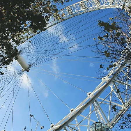 Wild Roses Serviced Apartments - City Airport Londres Exterior foto
